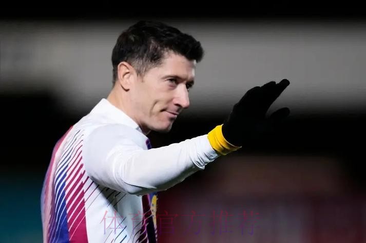 哈维:球队有时表现灾难 今天我们是世界最佳俱乐部 哈维:球队有时表现灾难 今天我们是世界最佳俱乐部